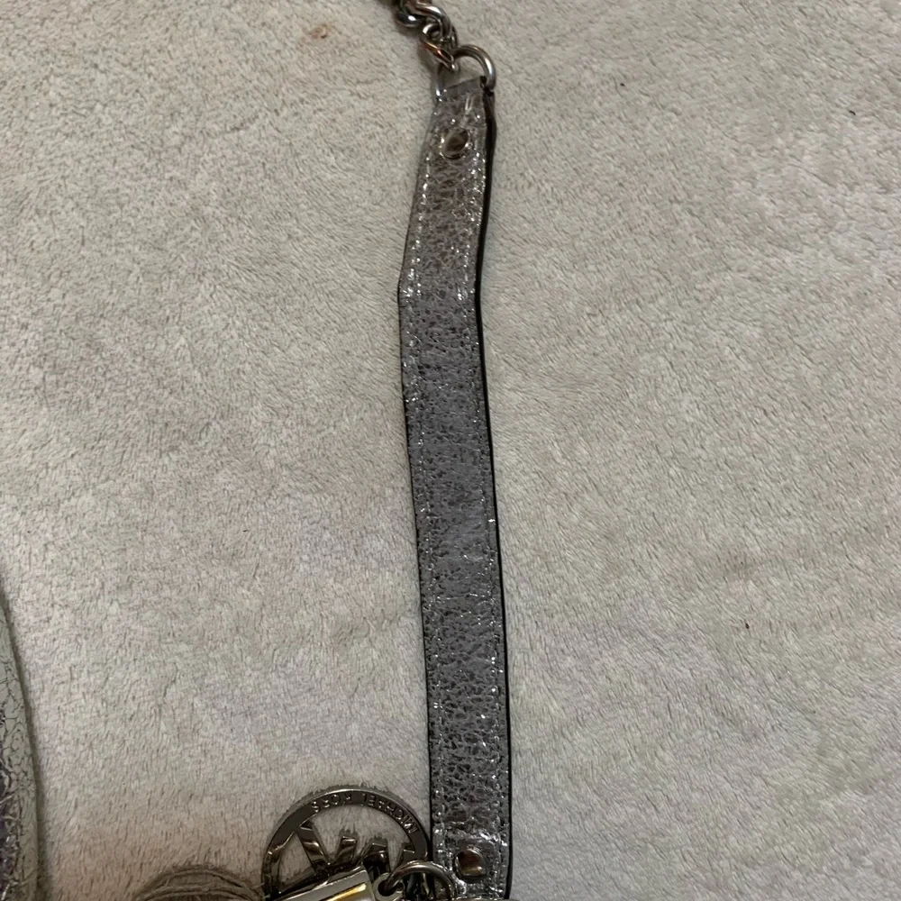 Michael kors women handbag - Picture 8 of 9